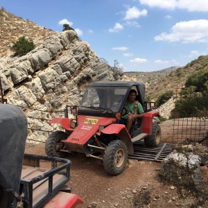 14202495_407283756108978_2157220537439858096_n-300x300